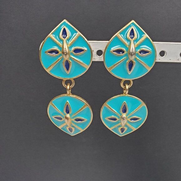 Vintage 2 Tone Blue Gold Enamel Nautical Tear Drop Sand Dollar Clip On Earrings - Picture 6 of 6